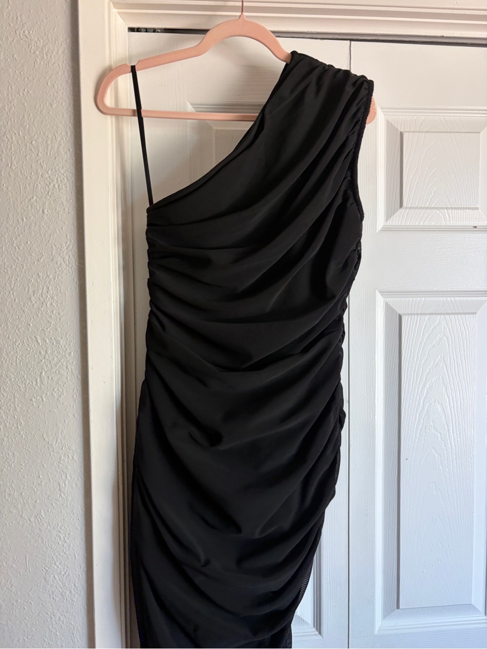 ELLIATT Genie Dress in Black One Shoulder Midi - Picture 9 of 11